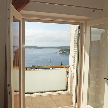 Vinka Tudor Πανσιόν Χβαρ