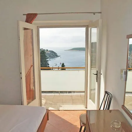 Vinka Tudor Πανσιόν 3*