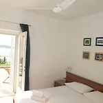 Guest house Vinka Tudor 3*