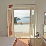 Guest house Vinka Tudor 3*